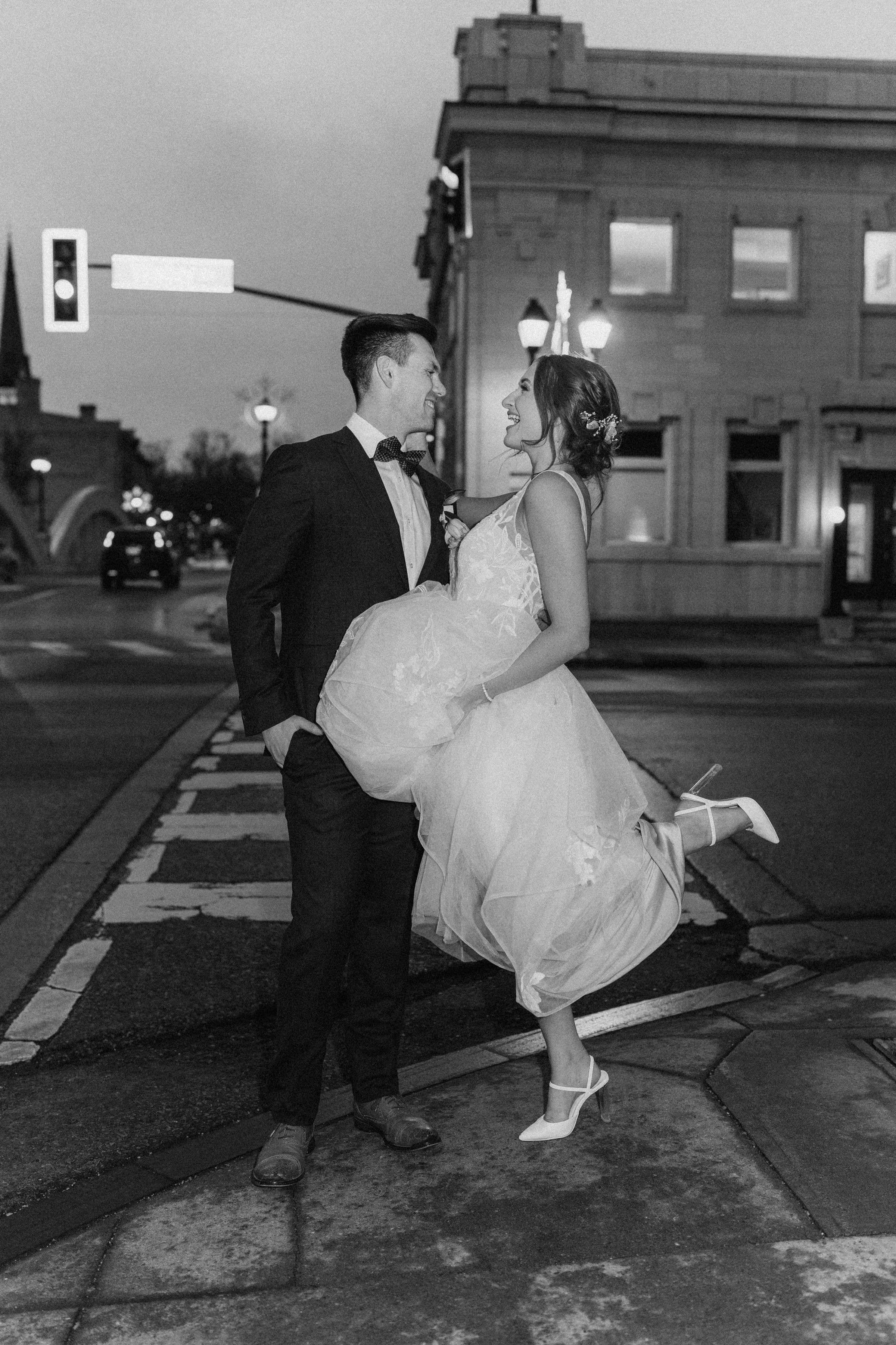 Shannon-Ford-Photography_FT_Bridal-Boutique.Ford_.Photograpy.CWW_.DTCBIA42