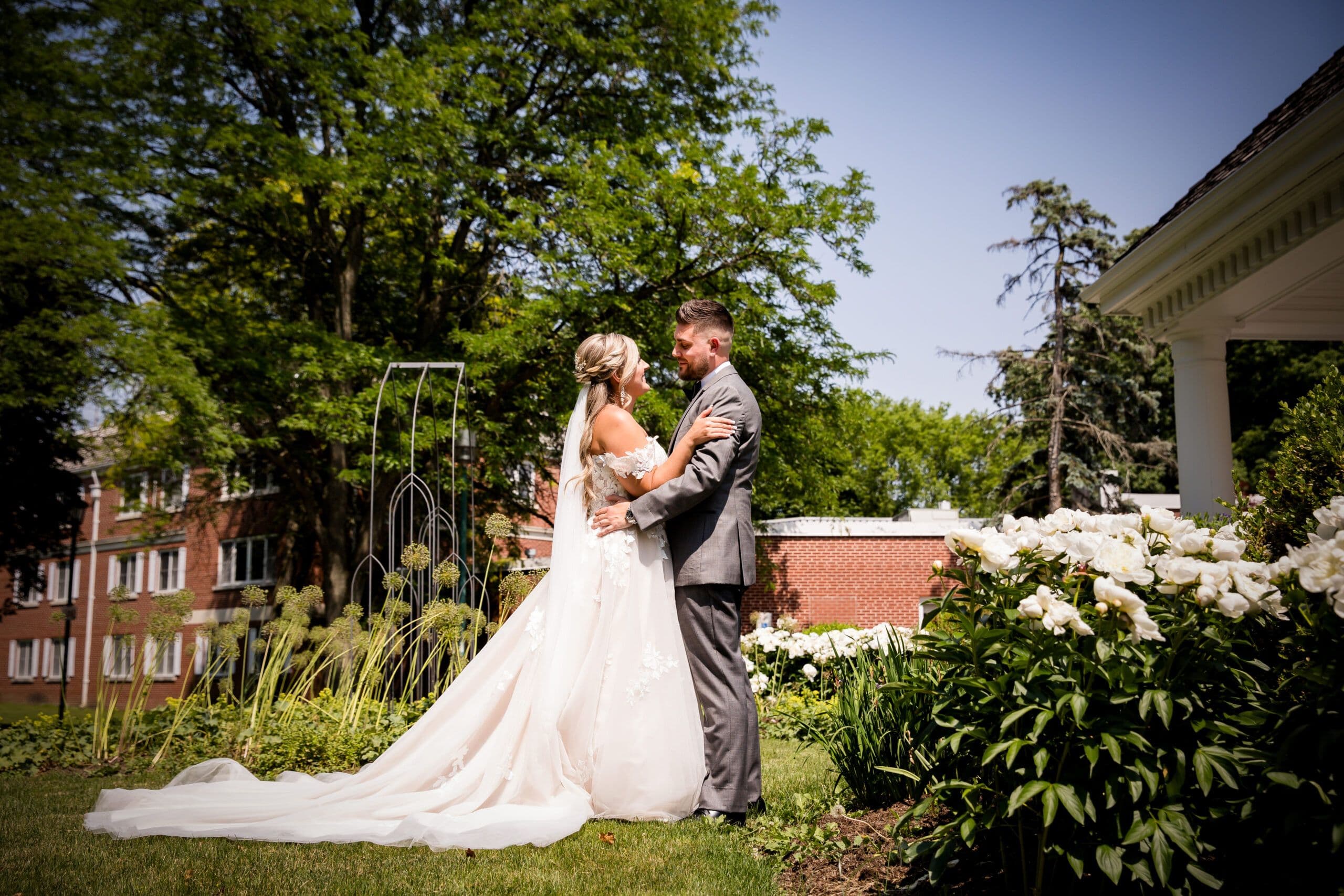 A Simple and Elegant Wedding Day