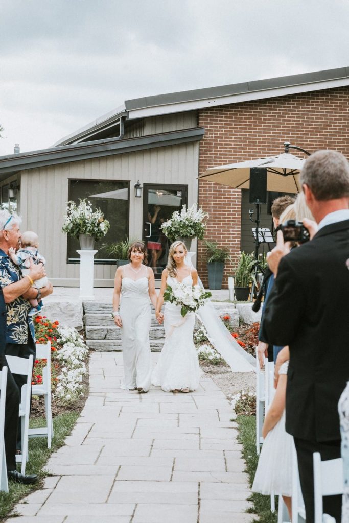 Venue: Stratford Country Club | Photo: Mikaela Shannon Photography