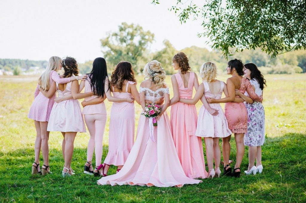 add colour to your summer wedding dress photo by pixabay