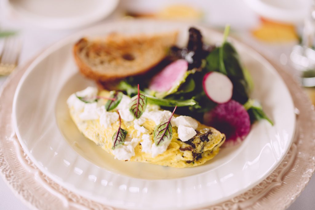 The Wedding Ring, Tapestry Hall, Cambridge Event Venue, Cambridge Ontario, Taylor Jackson Photography, Waterloo Ontario Photographer, Plate of food, eggs salad toast